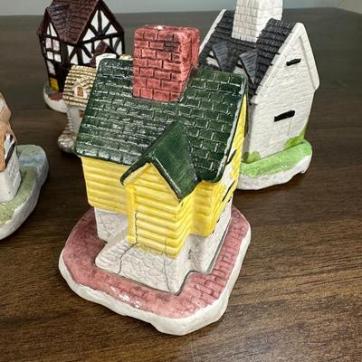 Miniature  Village Houses Mix Lot- FREE NATIONWIDE SHIPPING FOR ALL LOTS