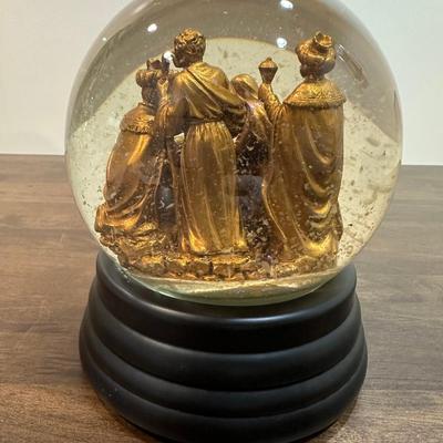 Snow Globes- FREE NATIONWIDE SHIPPING FOR ALL LOTS