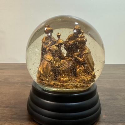 Snow Globes- FREE NATIONWIDE SHIPPING FOR ALL LOTS