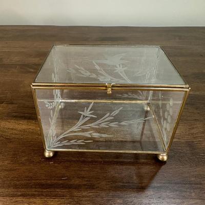 Glass Display Case- FREE NATIONWIDE SHIPPING FOR ALL LOTS