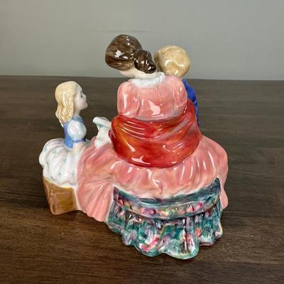 Vintage 1949 Royal Doulton- FREE NATIONWIDE SHIPPING FOR ALL LOTS