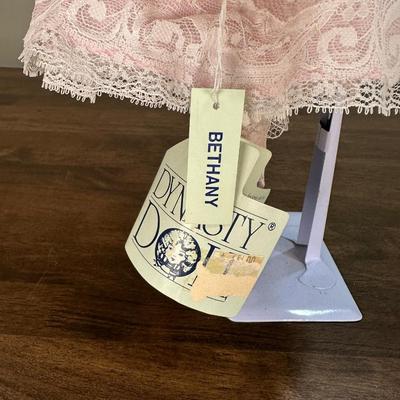 Doll- FREE NATIONWIDE SHIPPING FOR ALL LOTS