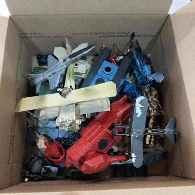 Toys Mix Lot- FREE NATIONWIDE SHIPPING FOR ALL LOTS