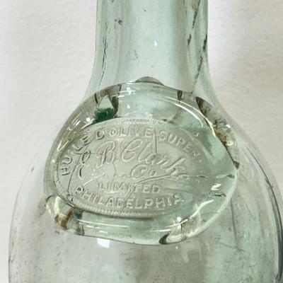 LOT 30: Antique/Vintage Glass Flasks & Bottles