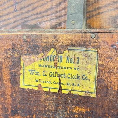 LOT 31: Vintage Wm L Gilbert Clock Co Concord No 3 Clock