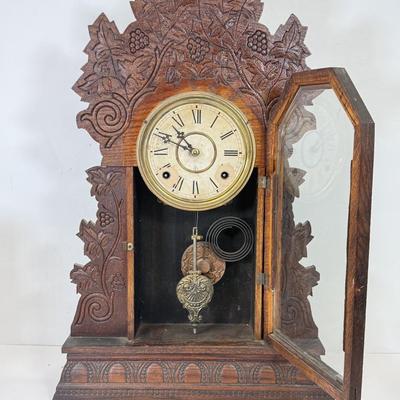 LOT 31: Vintage Wm L Gilbert Clock Co Concord No 3 Clock