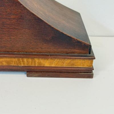 LOT 32: Vintage Seth Thomas Mantle Clock