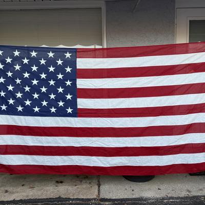 LOT 35: Large American Flag