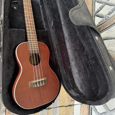 LOT 37: Lanikai Ukelele Model LU-21C