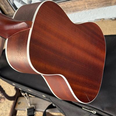 LOT 37: Lanikai Ukelele Model LU-21C