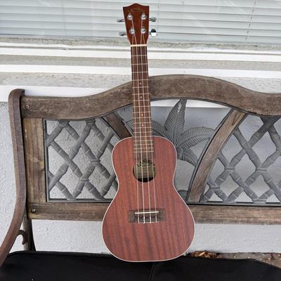 LOT 37: Lanikai Ukelele Model LU-21C