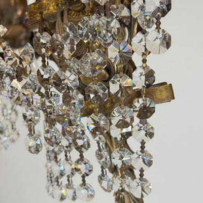LOT:: Antique Brass & Crystal Wall Sconce 15”