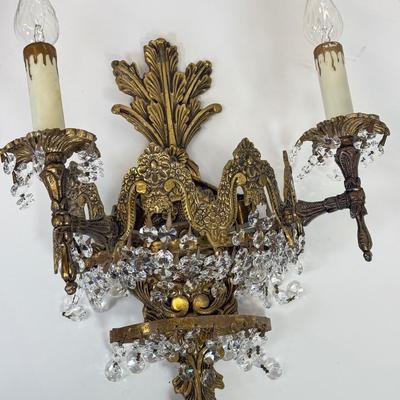 LOT:: Antique Brass & Crystal Wall Sconce 15”
