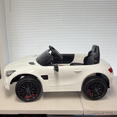 LOT 127: Mercedes-Benz AMG GTR Kids Electric Toy Car
