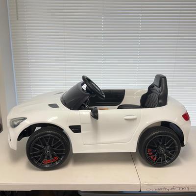 LOT 127: Mercedes-Benz AMG GTR Kids Electric Toy Car