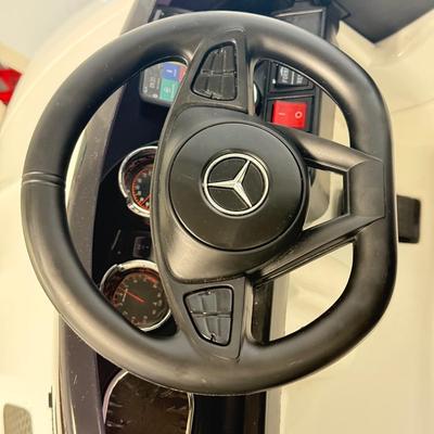 LOT 127: Mercedes-Benz AMG GTR Kids Electric Toy Car