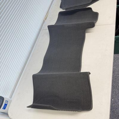 LOT 128: 2019-2024 Cadillac XT5 Car Floor Mats