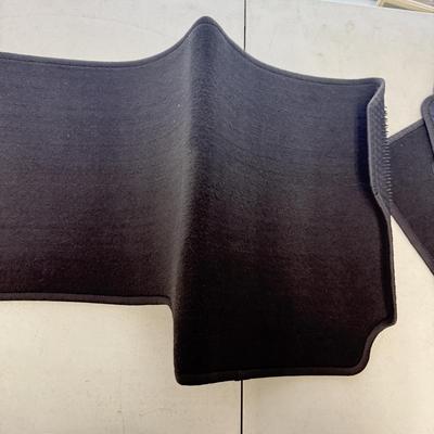 LOT 128: 2019-2024 Cadillac XT5 Car Floor Mats
