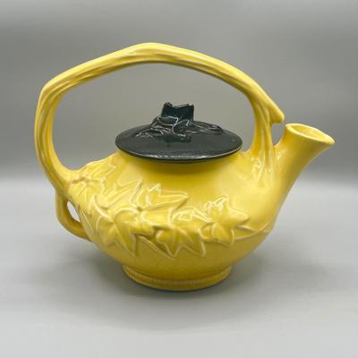 LOT 179: Vintage McCoy Ivy and Twig Teapot and Vintage Hand Painted "Mexico" Ceramic Planters