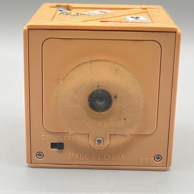 LOT 182: "Can Someone Let Me Out of Here?!" Vintage 90's Sky Kids Electronic Vibrating Talking Crate