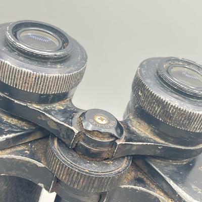 LOT 188: Vintage Binolux Binoculars With Case