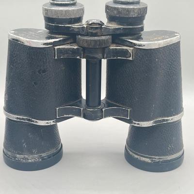 LOT 188: Vintage Binolux Binoculars With Case