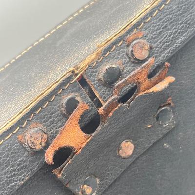 LOT 188: Vintage Binolux Binoculars With Case