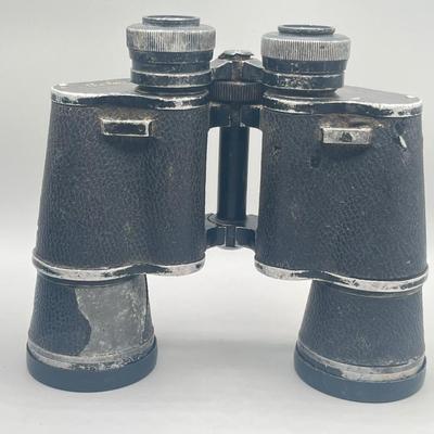LOT 188: Vintage Binolux Binoculars With Case