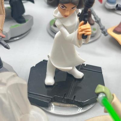 LOT 195: Star Wars Disney Infinity Figures and Accessories