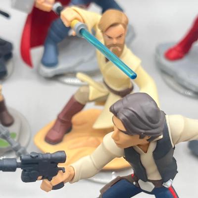 LOT 195: Star Wars Disney Infinity Figures and Accessories