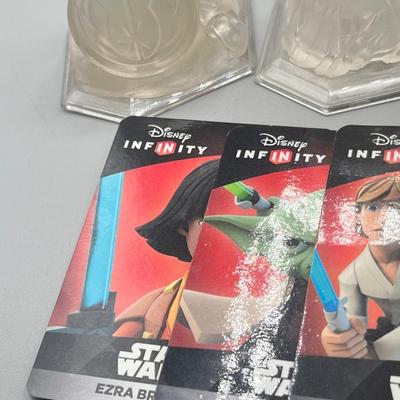 LOT 195: Star Wars Disney Infinity Figures and Accessories