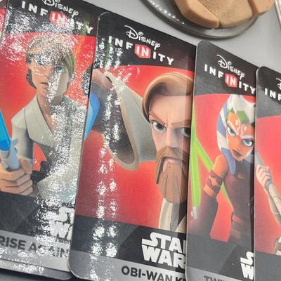 LOT 195: Star Wars Disney Infinity Figures and Accessories