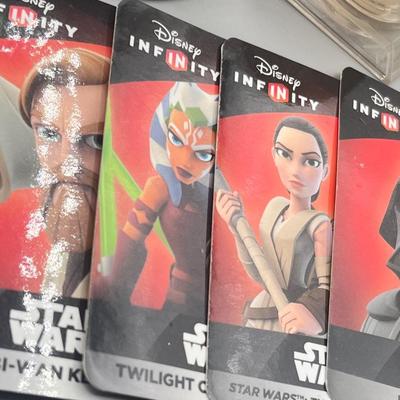 LOT 195: Star Wars Disney Infinity Figures and Accessories