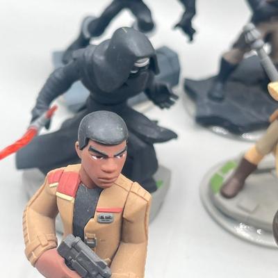 LOT 195: Star Wars Disney Infinity Figures and Accessories