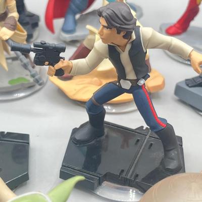 LOT 195: Star Wars Disney Infinity Figures and Accessories