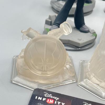 LOT 195: Star Wars Disney Infinity Figures and Accessories