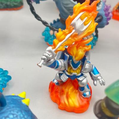 LOT 197: Wii Skylanders Figures