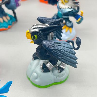 LOT 197: Wii Skylanders Figures