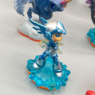 LOT 197: Wii Skylanders Figures