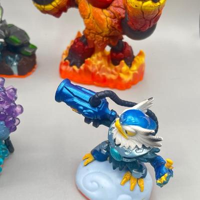 LOT 197: Wii Skylanders Figures