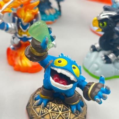 LOT 197: Wii Skylanders Figures