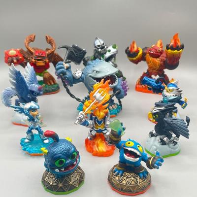 LOT 197: Wii Skylanders Figures