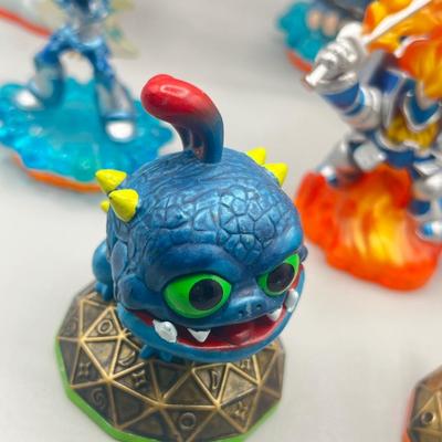 LOT 197: Wii Skylanders Figures