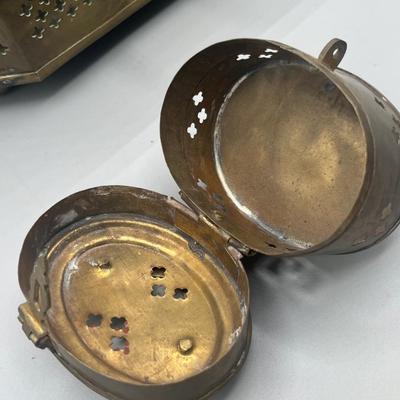 LOT 201: Eclectic Decor Collection