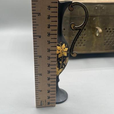 LOT 201: Eclectic Decor Collection