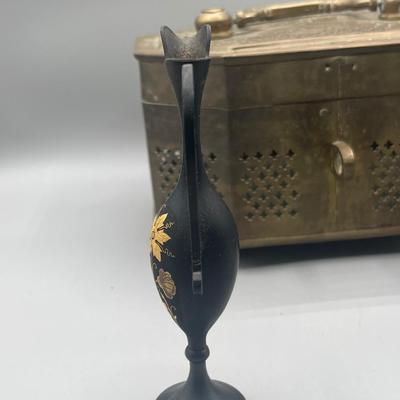 LOT 201: Eclectic Decor Collection