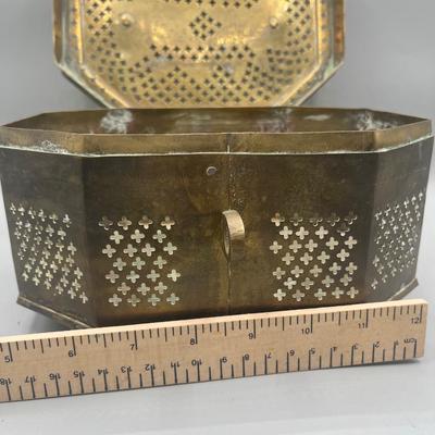 LOT 201: Eclectic Decor Collection