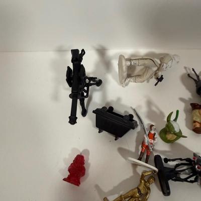 LOT 202: Star Wars Collectibles - Miniature Figures / Ships and More