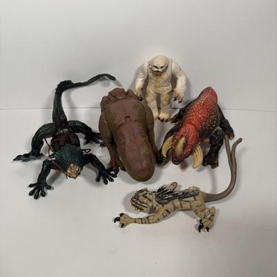 LOT 203: Star Wars Creature Collecton - Dewback, Wampa and More -Original Trilogy and Prequels