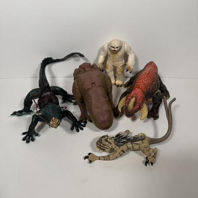 LOT 203: Star Wars Creature Collecton - Dewback, Wampa and More -Original Trilogy and Prequels